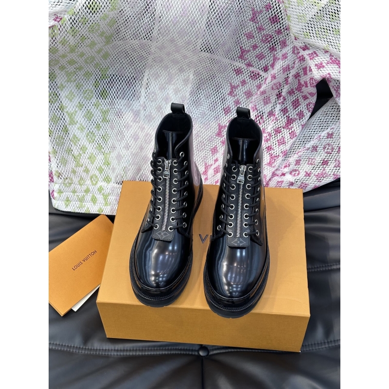 l**is V*t*n boots